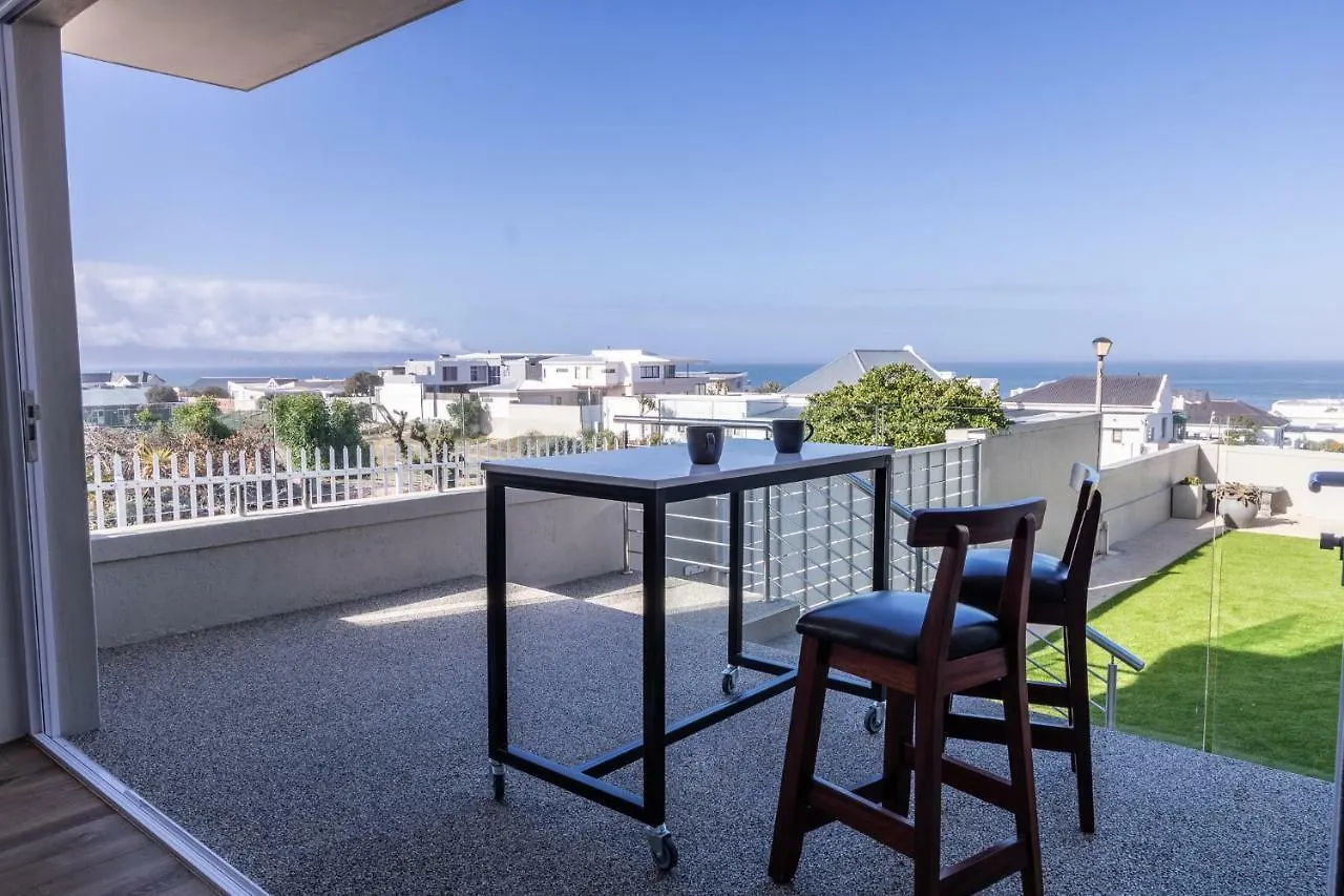 Apartment Small Bay Beach Suites Cape Town